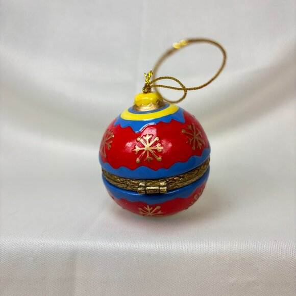 Hinged Porcelain Small Vintage Christmas Ornaments Trinket Boxes Set of 2 - Picture 4 of 13